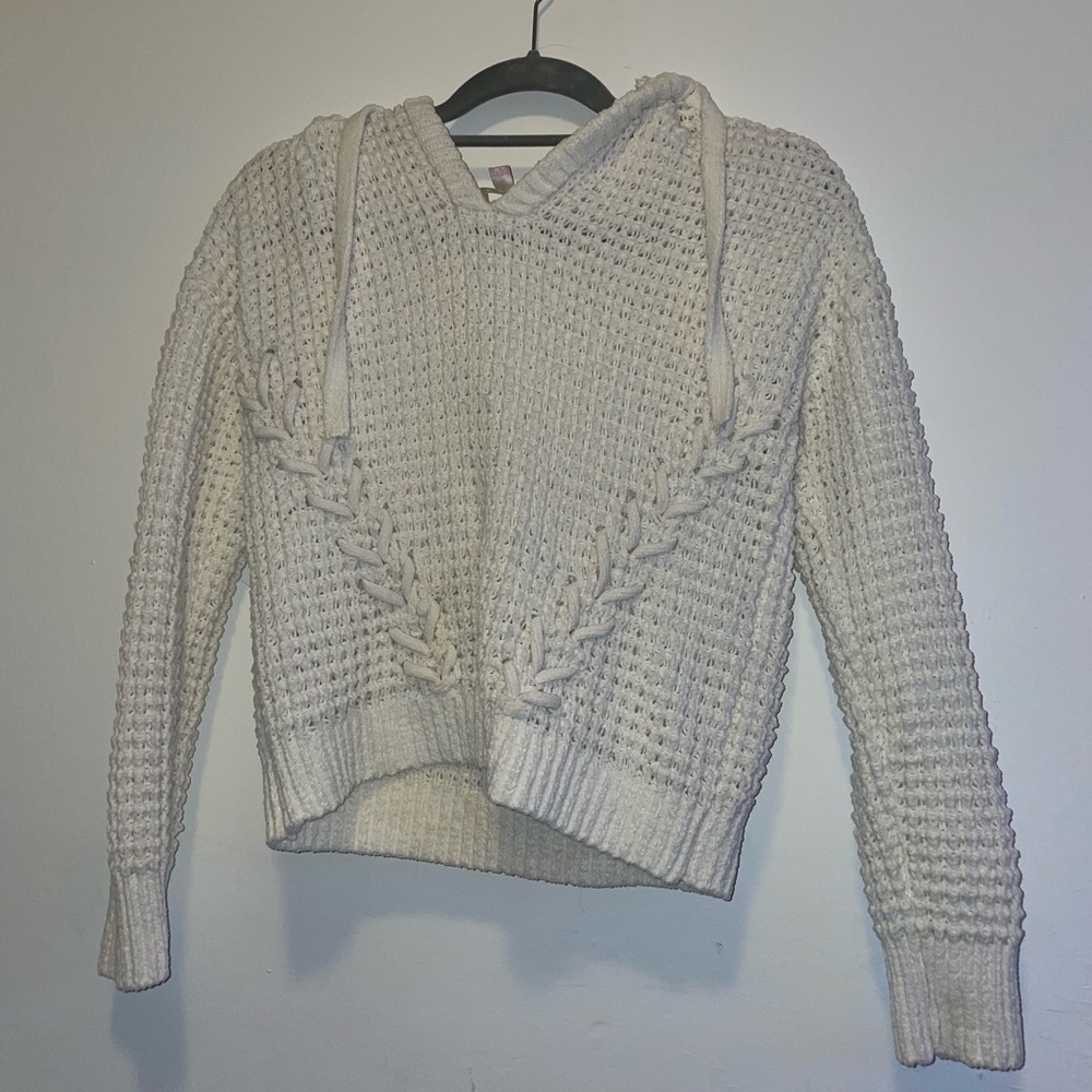 white knitted sweater